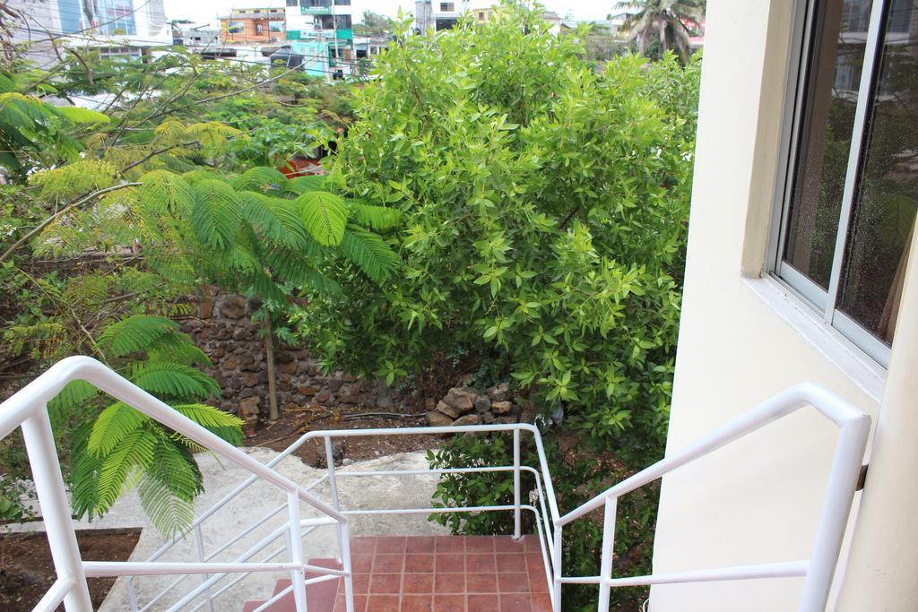 The Finch House Villa Puerto Ayora  Exterior photo